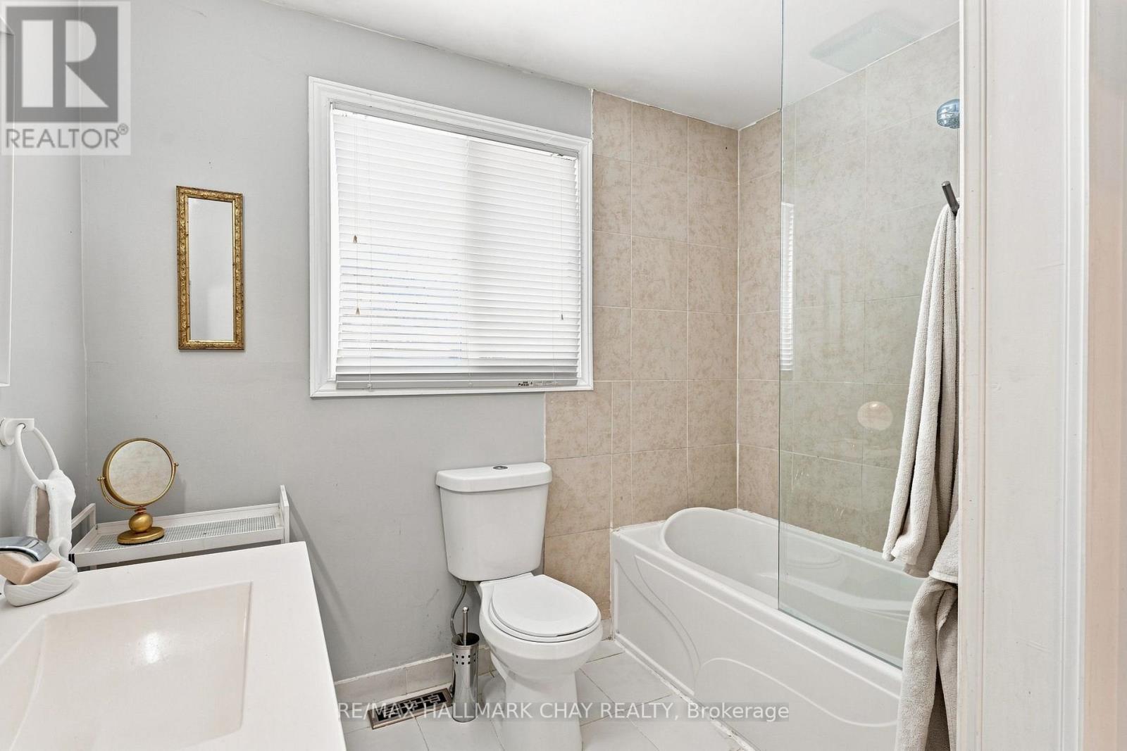 30 Harding Avenue, Barrie, Ontario  L4M 3K2 - Photo 11 - S13689198