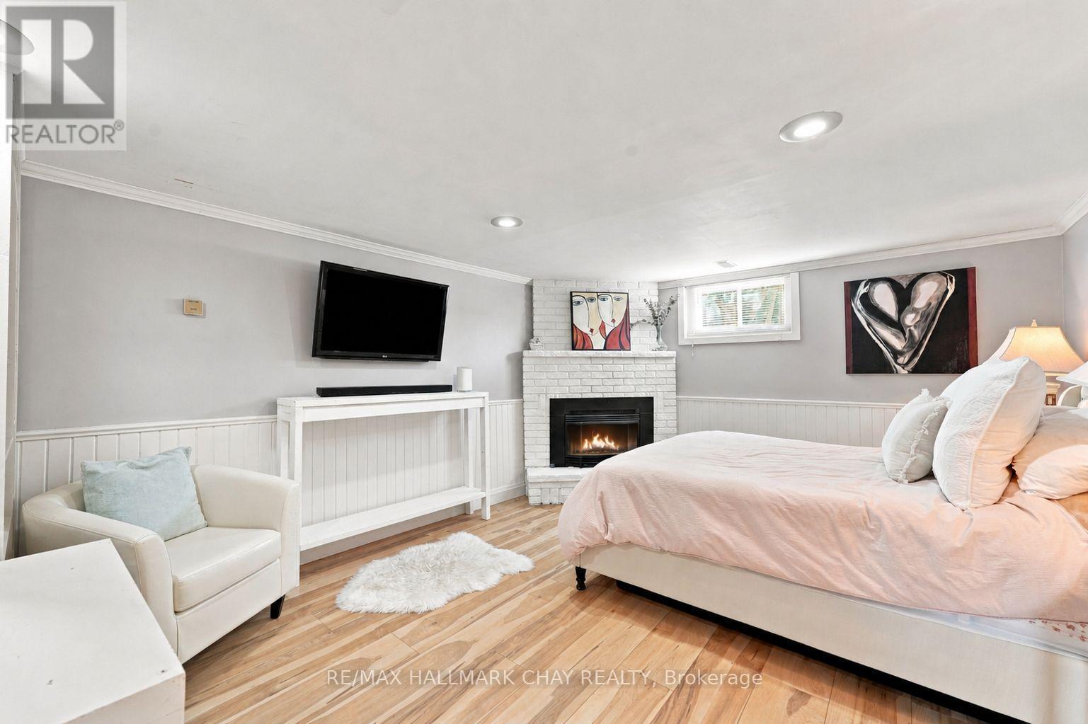 30 Harding Avenue, Barrie, Ontario  L4M 3K2 - Photo 14 - S13689198