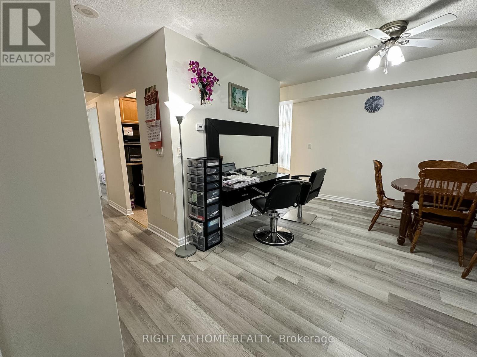 702 - 2088 Lawrence Avenue W, Toronto, Ontario  M9N 3Z9 - Photo 11 - W13413558