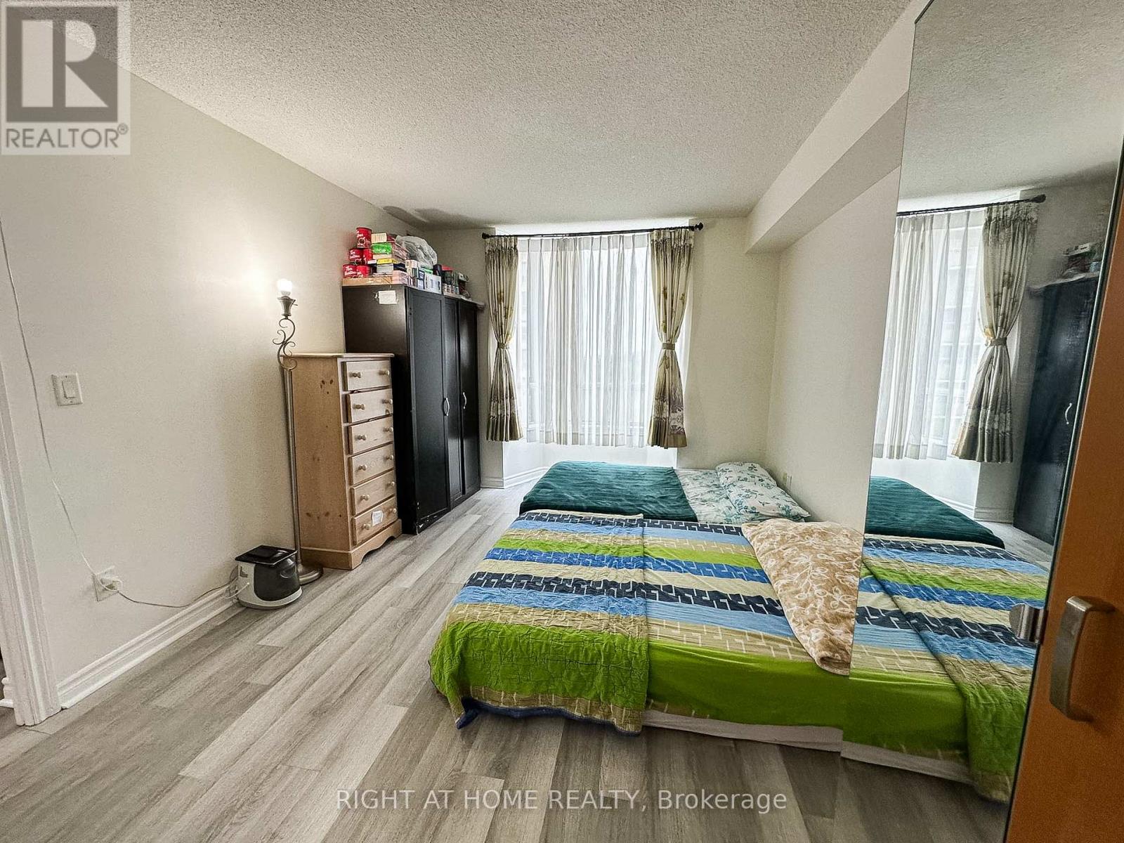 702 - 2088 Lawrence Avenue W, Toronto, Ontario  M9N 3Z9 - Photo 15 - W13413558
