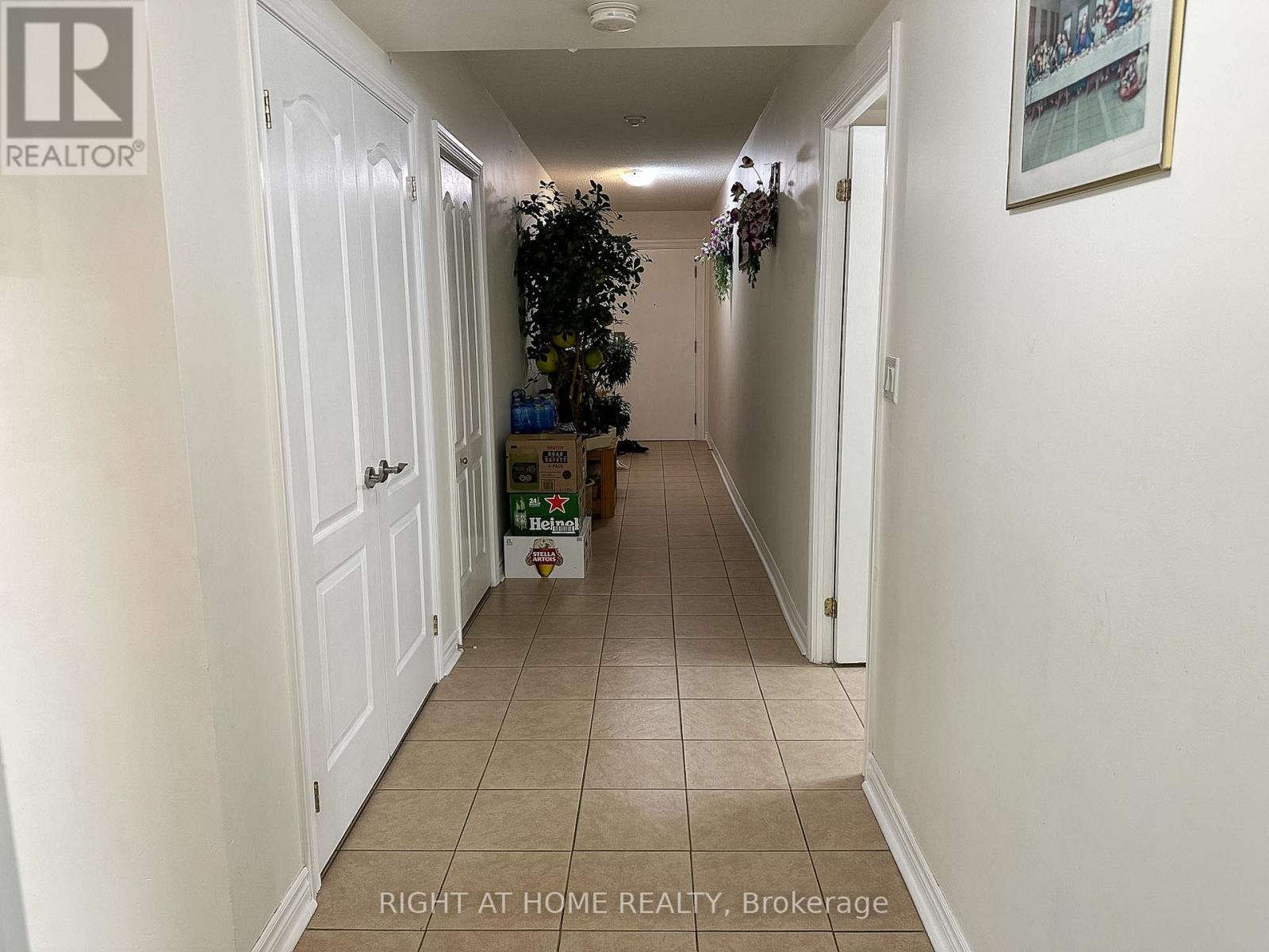 702 - 2088 Lawrence Avenue W, Toronto, Ontario  M9N 3Z9 - Photo 4 - W13413558