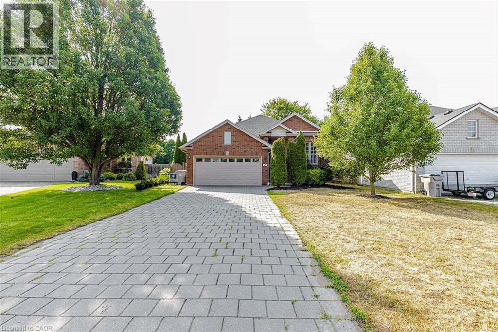 47 Queensway Drive, Strathroy, Ontario  N7G 4M2 - Photo 2 - 40855804
