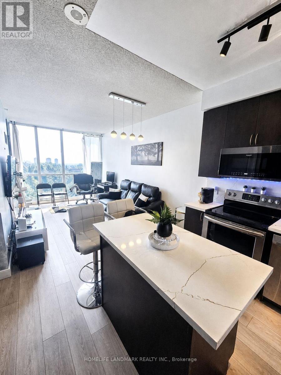 607 - 223 Webb Drive, Mississauga, Ontario  L5B 0E8 - Photo 2 - W13685266