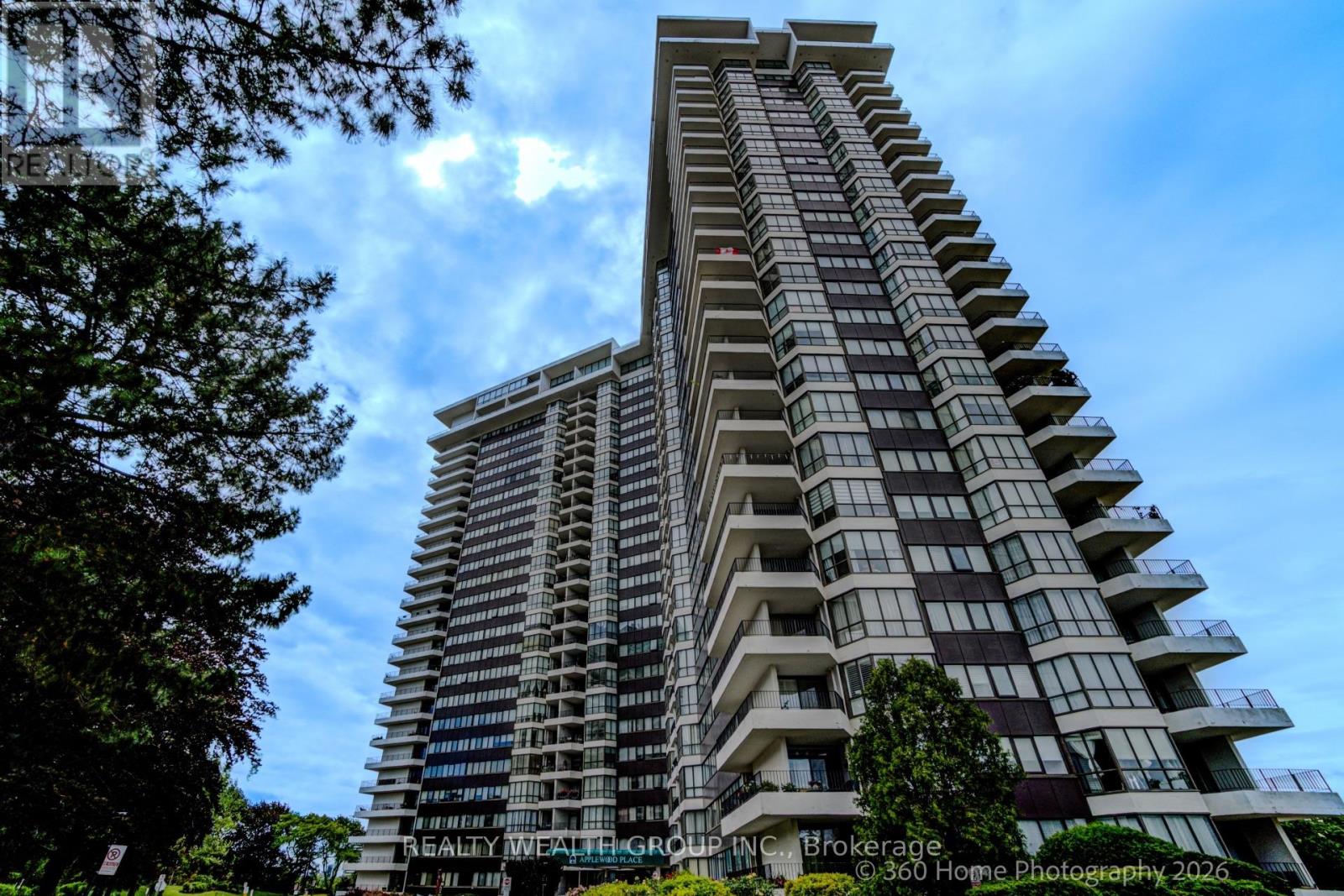 619 - 1333 Bloor Street, Mississauga, Ontario  L4Y 3T6 - Photo 2 - W13689114