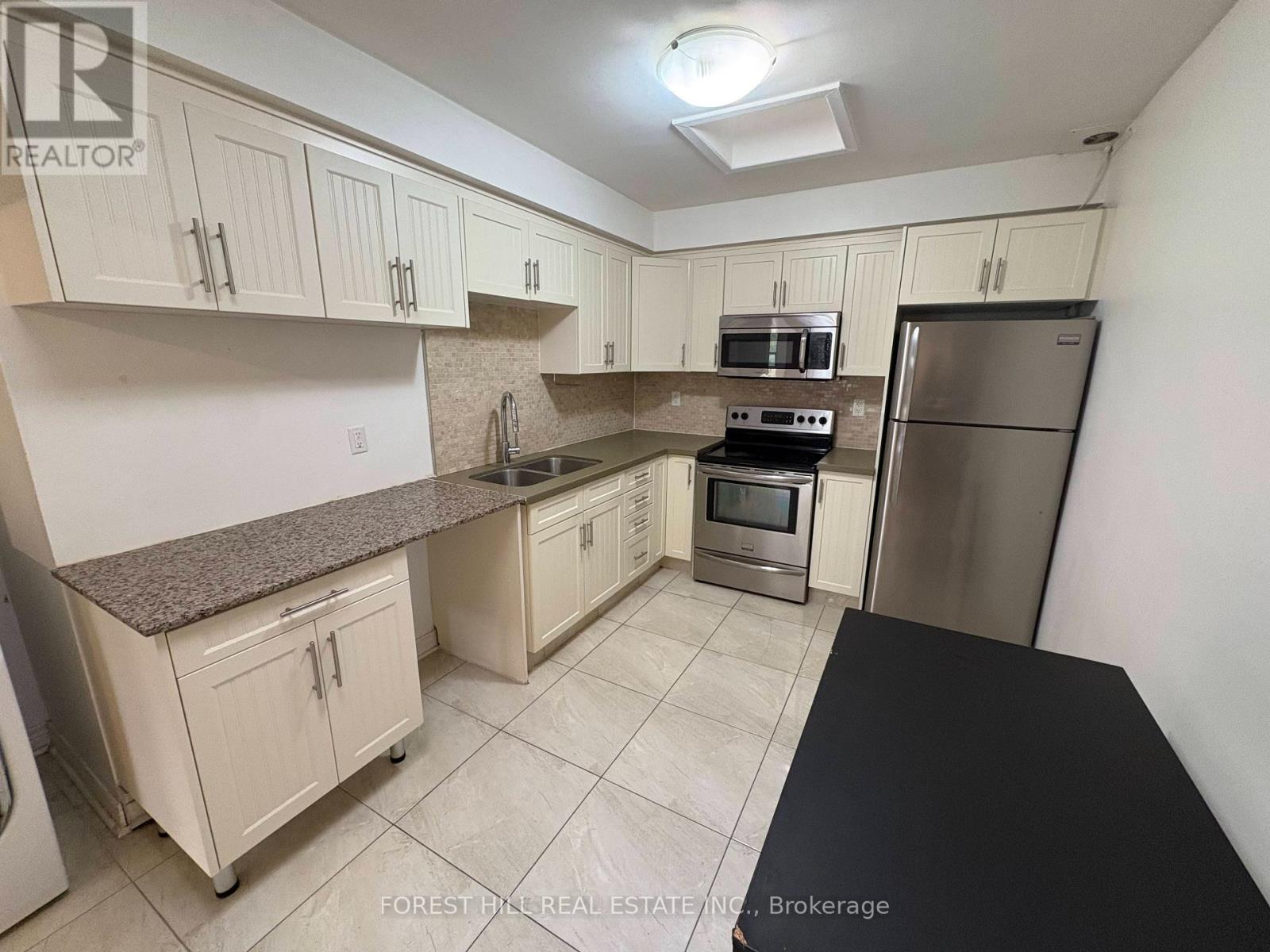 1 - 341 Lakeshore Road E, Oakville, Ontario  L6J 1J4 - Photo 6 - W13689214