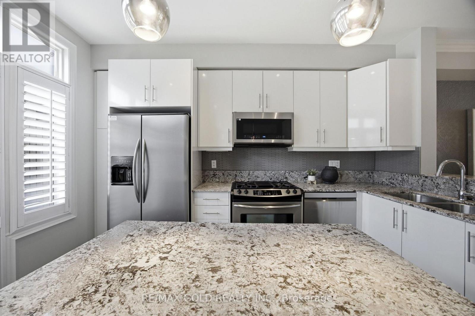 71 Cormier Heights, Toronto, Ontario  M8Z 0B6 - Photo 12 - W13689226