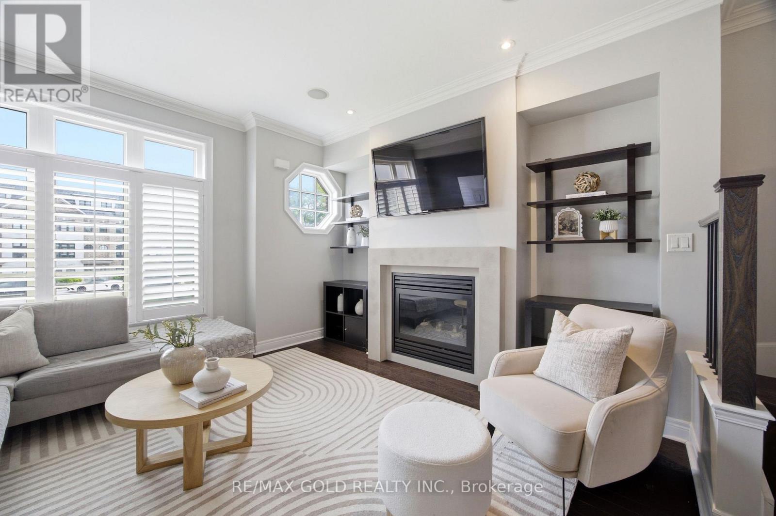 71 Cormier Heights, Toronto, Ontario  M8Z 0B6 - Photo 2 - W13689226