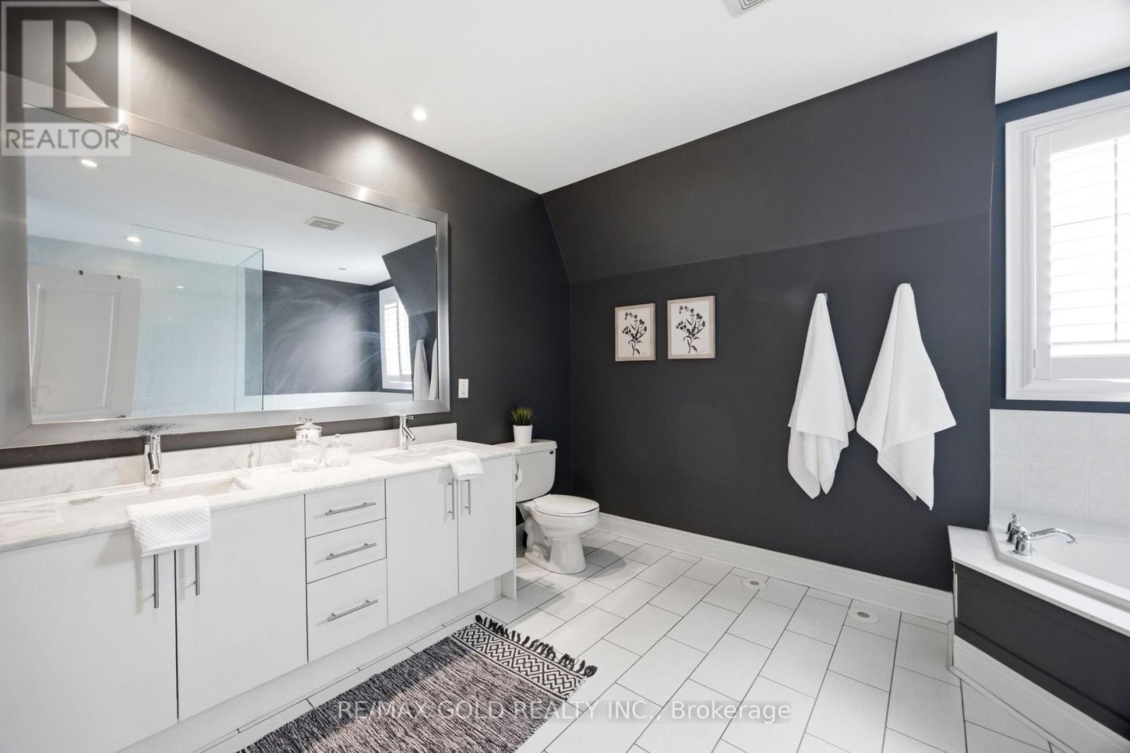71 Cormier Heights, Toronto, Ontario  M8Z 0B6 - Photo 32 - W13689226