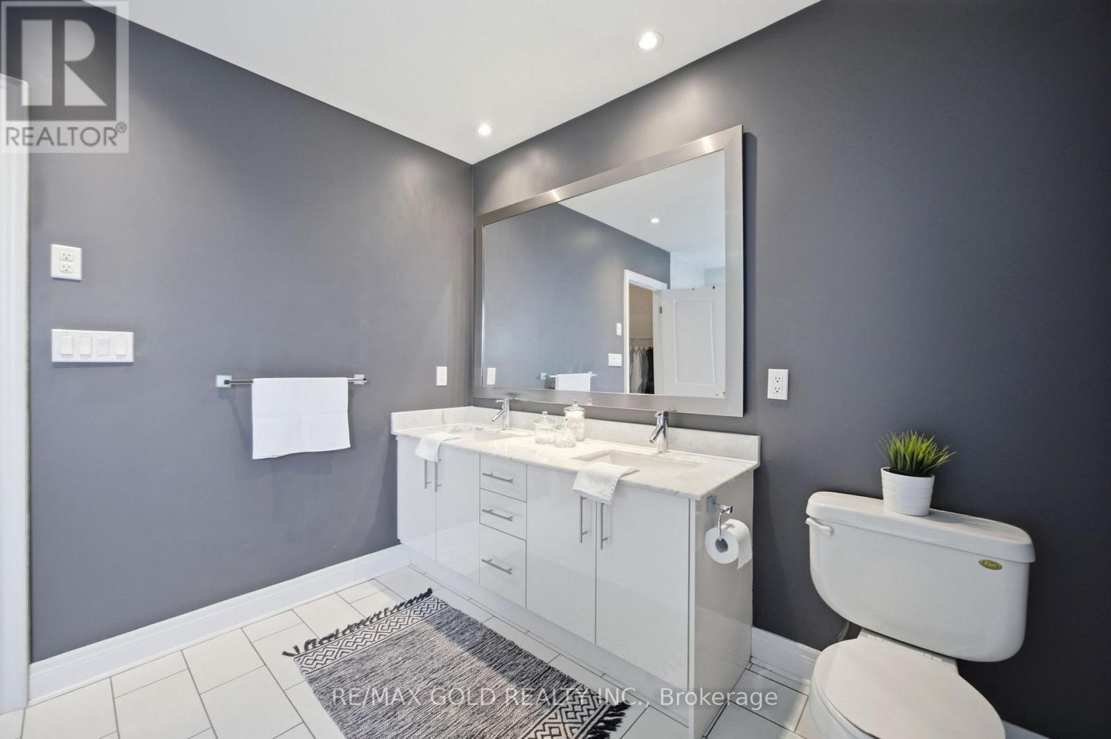 71 Cormier Heights, Toronto, Ontario  M8Z 0B6 - Photo 33 - W13689226