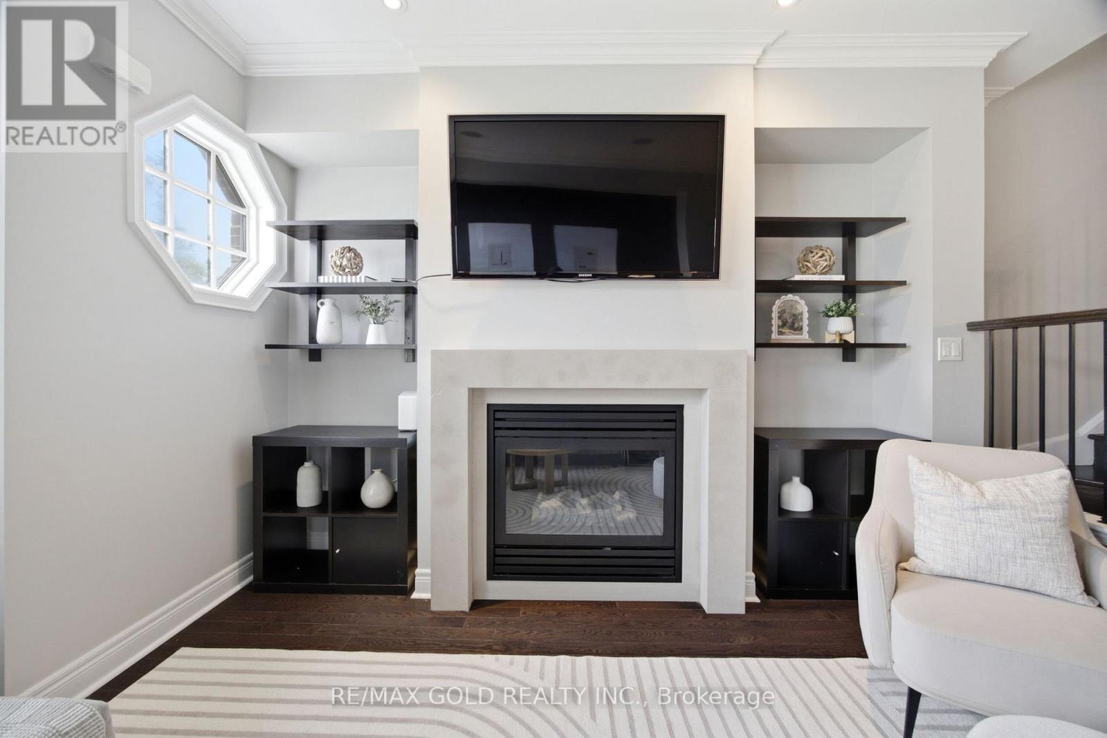 71 Cormier Heights, Toronto, Ontario  M8Z 0B6 - Photo 4 - W13689226