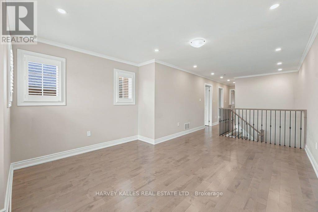 2033 Redstone Crescent, Oakville, Ontario  L6M 5B2 - Photo 19 - W13689230