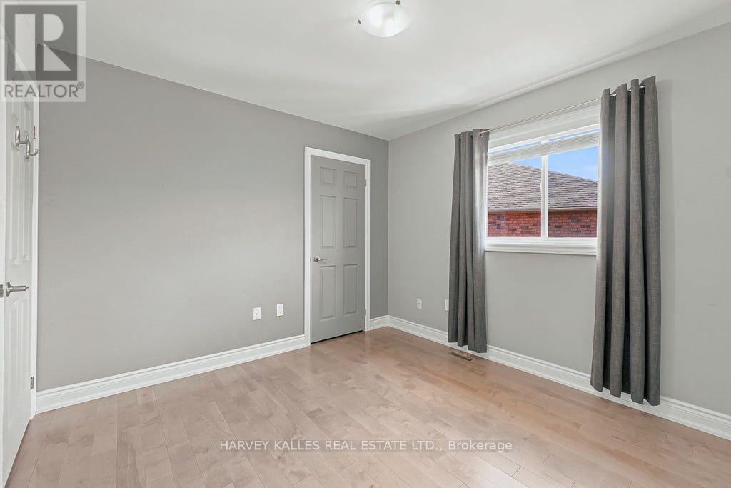 2033 Redstone Crescent, Oakville, Ontario  L6M 5B2 - Photo 23 - W13689230