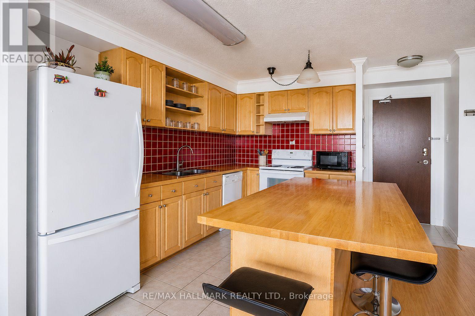 1103 - 135 Marlee Avenue, Toronto, Ontario  M6B 4C6 - Photo 6 - W13689234