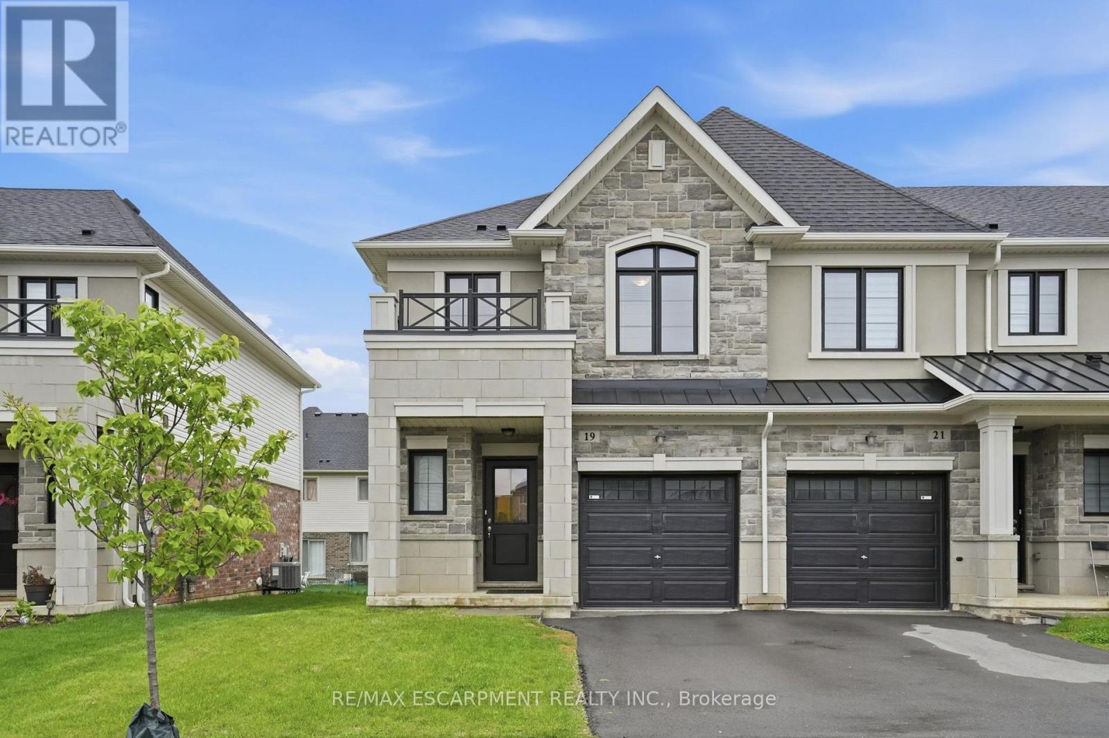 19 MIA DRIVE, Hamilton, Ontario