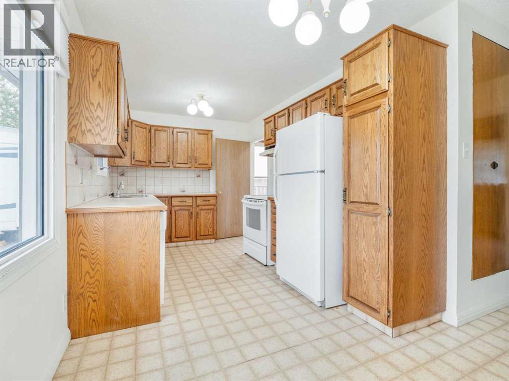 2110 19 Avenue S, Lethbridge, Alberta  T1K 1E6 - Photo 5 - A2338161