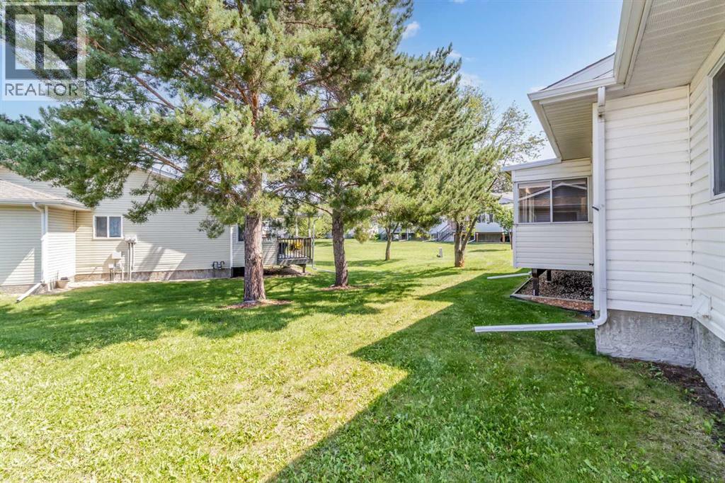 38, 2821 Botterill Crescent, Red Deer, Alberta  T4R 2E5 - Photo 4 - A2330010