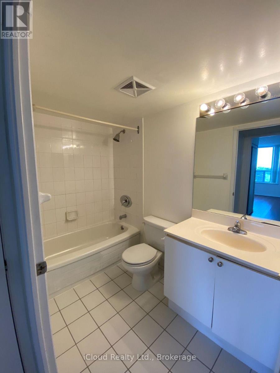 2101 - 135 Hillcrest Avenue, Mississauga, Ontario  L5B 4B1 - Photo 4 - W13682590