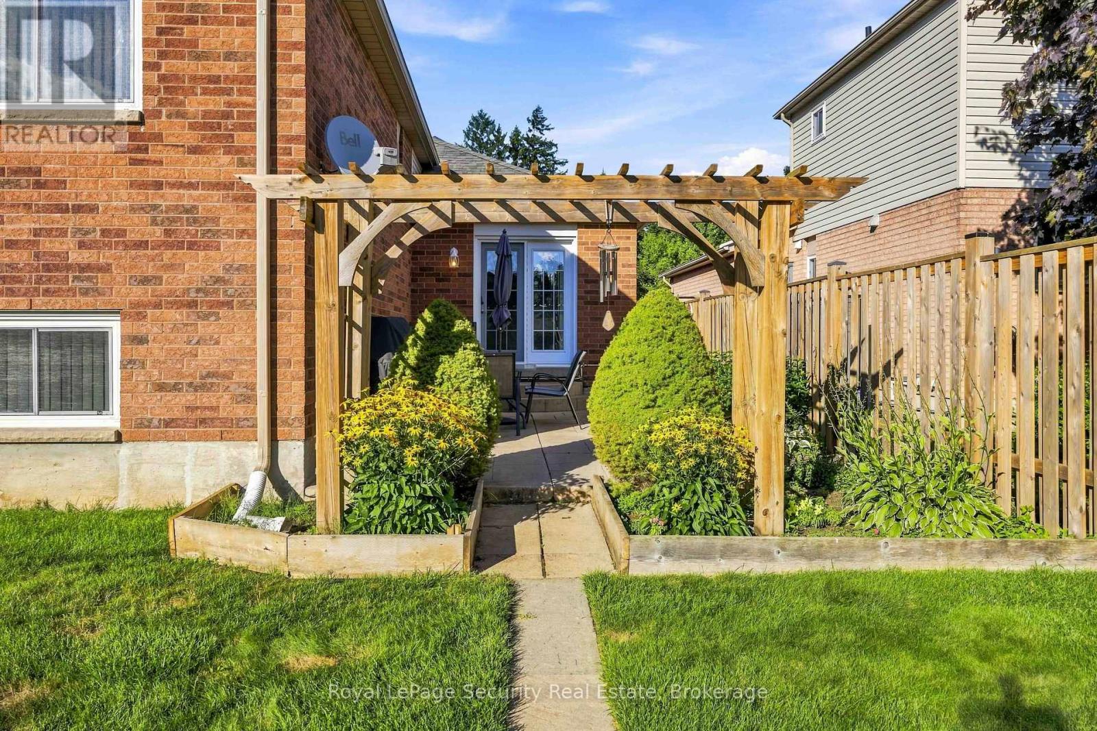 46 Birchway Place, Halton Hills, Ontario  L7J 2X7 - Photo 44 - W13688450