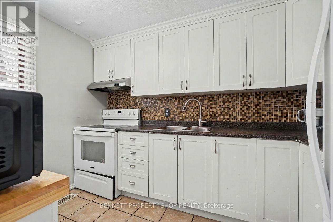 1439 Bethamy Lane, Ottawa, Ontario K1J 8P7 - Photo 6 - X13689314