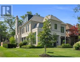 207 STRATHALLAN BOULEVARD, Toronto, Ontario