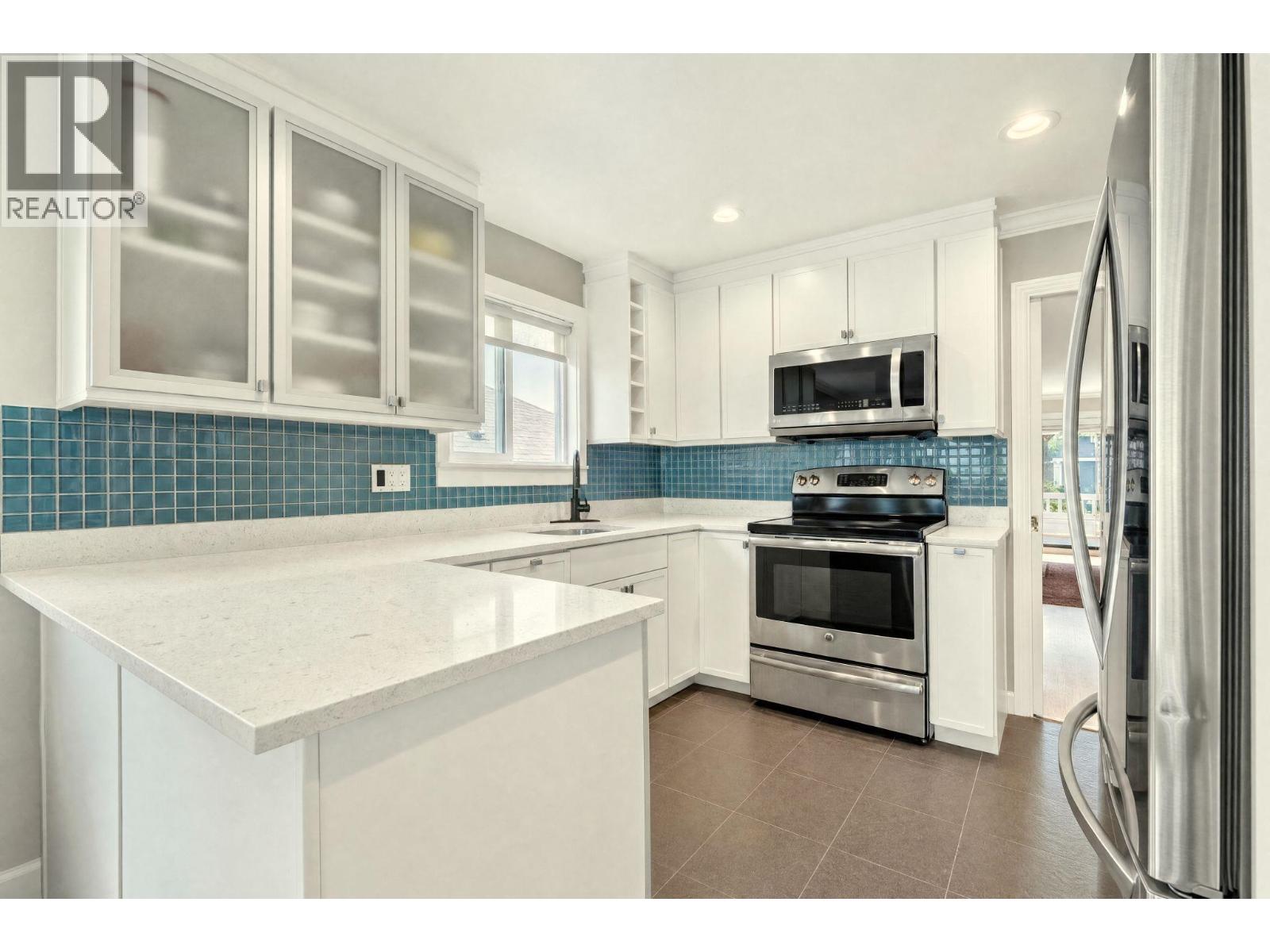 2183 Napier Street, Vancouver, British Columbia  V5L 2P1 - Photo 10 - R3156949