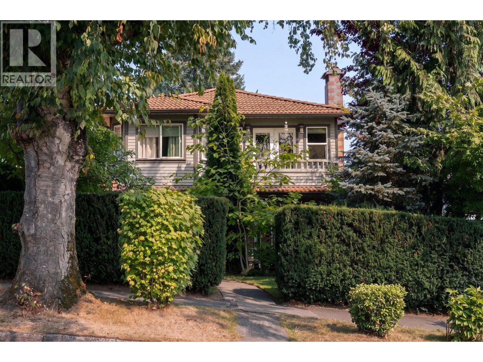 2183 Napier Street, Vancouver, British Columbia  V5L 2P1 - Photo 2 - R3156949