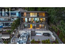 Main 8885 LAWRENCE WAY, West Vancouver, British Columbia