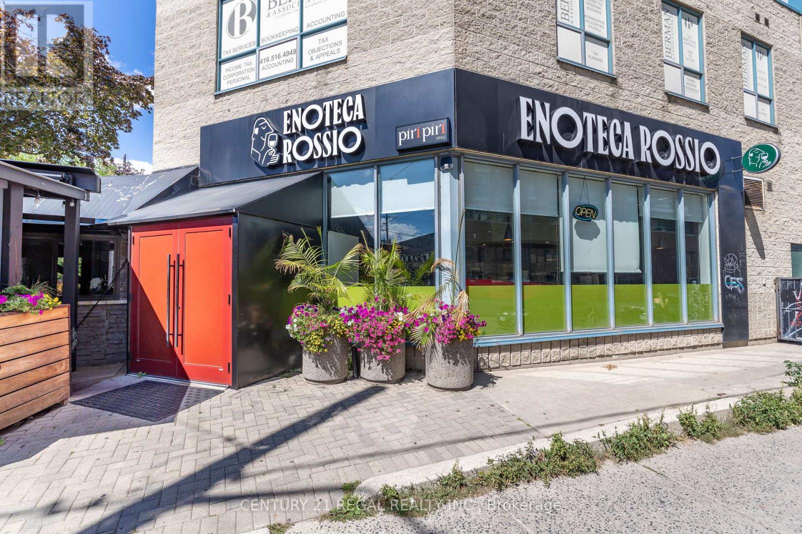 1444 Dupont Street, Toronto, Ontario  M6P 4H3 - Photo 3 - W13624890
