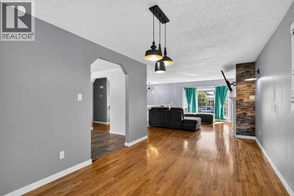 189 Ball Place, Fort Mcmurray, Alberta  T9K 2A6 - Photo 6 - A2336903