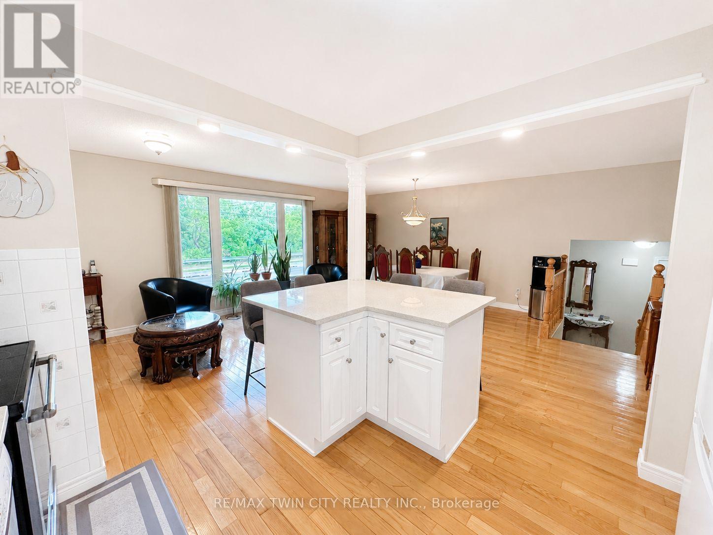36 Oakhill Drive N, Brantford, Ontario  N3T 1R1 - Photo 12 - X13689326