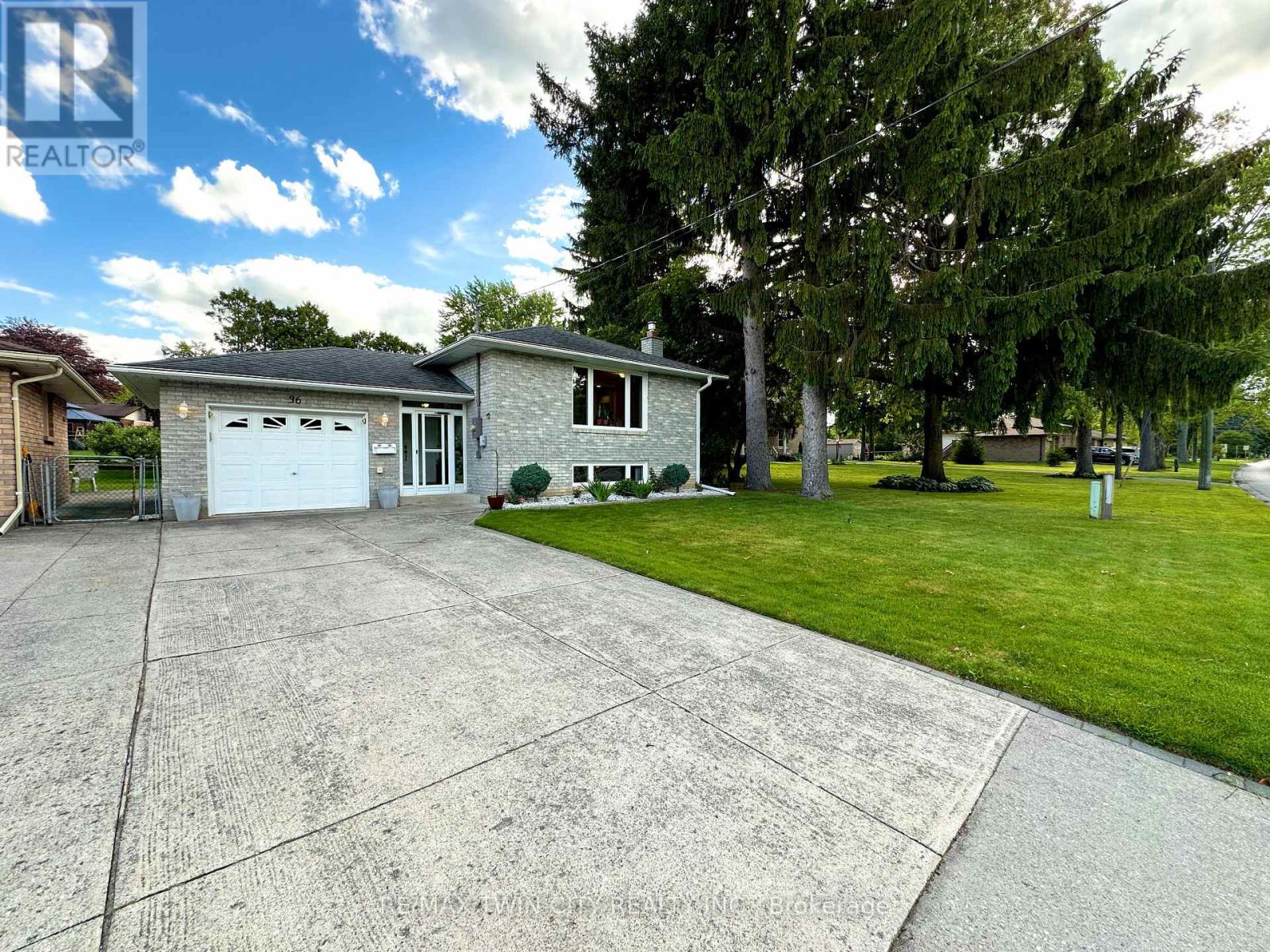 36 Oakhill Drive N, Brantford, Ontario  N3T 1R1 - Photo 2 - X13689326