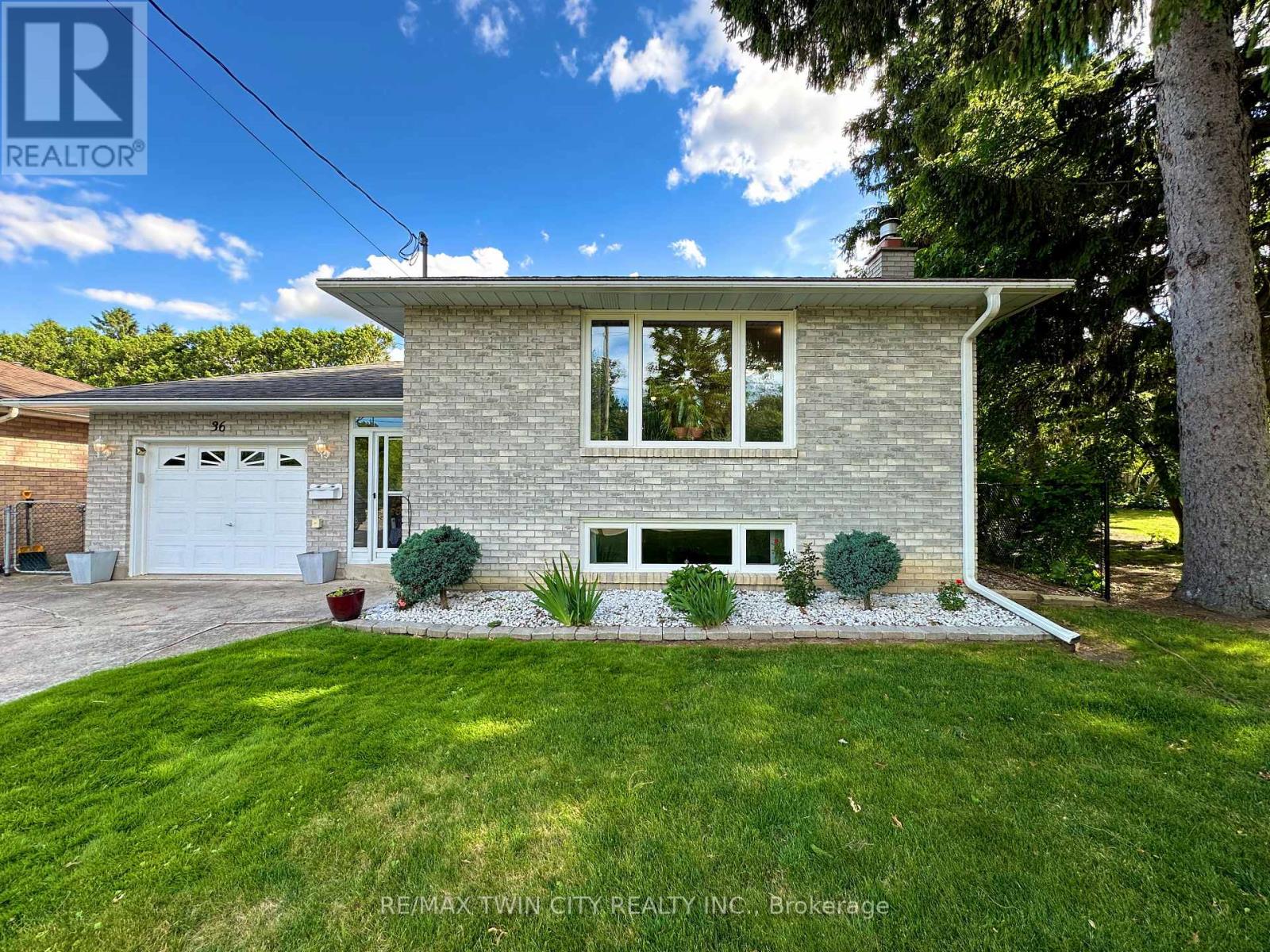 36 Oakhill Drive N, Brantford, Ontario  N3T 1R1 - Photo 3 - X13689326