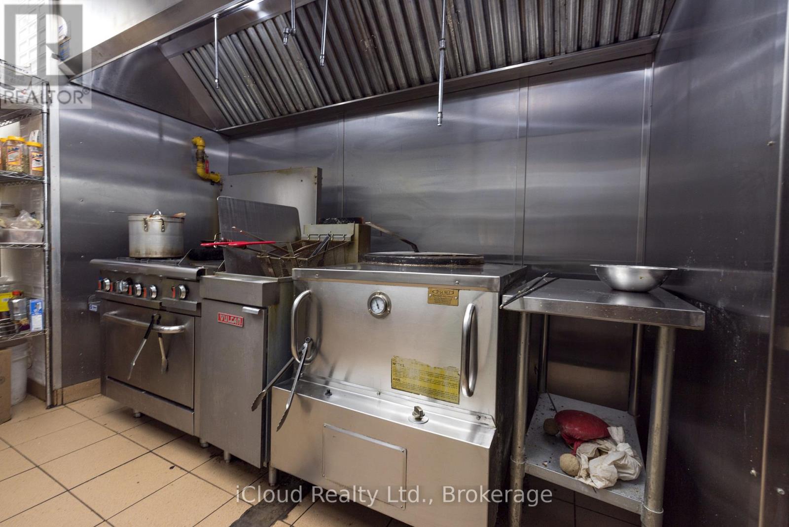 211 - 1105 Wellington Road, London South, Ontario  N6E 1V4 - Photo 8 - X13689334
