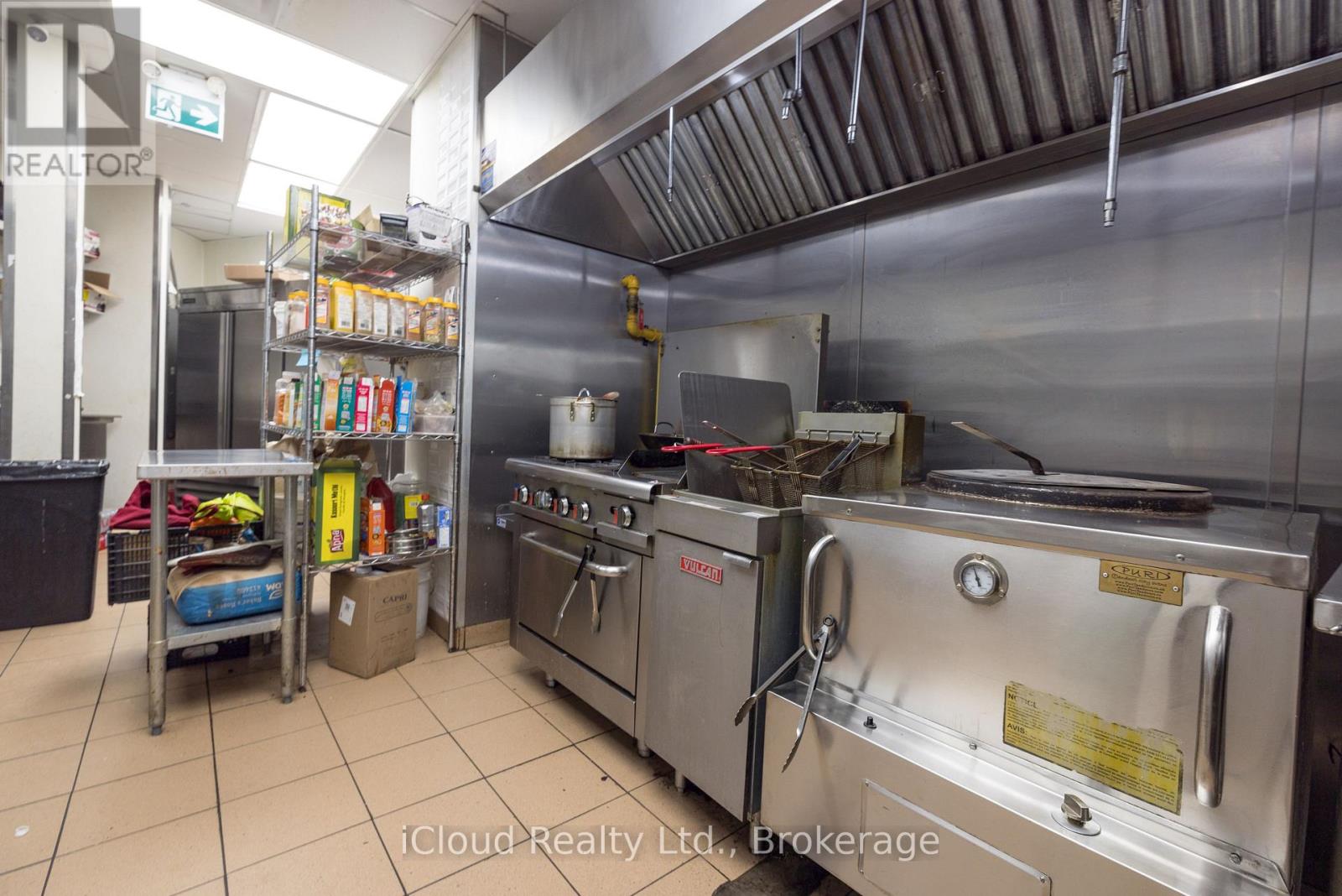 211 - 1105 Wellington Road, London South, Ontario  N6E 1V4 - Photo 9 - X13689334