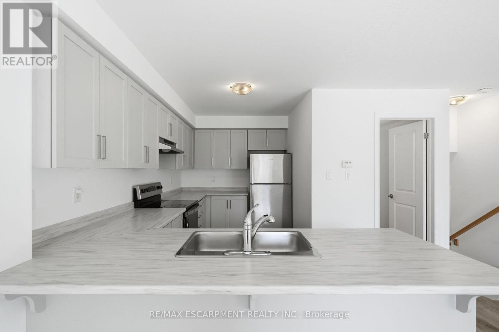 119 - 19 Roxanne Drive, Hamilton, Ontario  L8H 0B6 - Photo 13 - X13689348