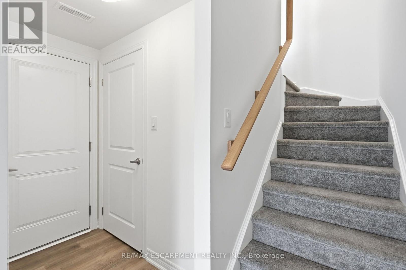 119 - 19 Roxanne Drive, Hamilton, Ontario  L8H 0B6 - Photo 6 - X13689348