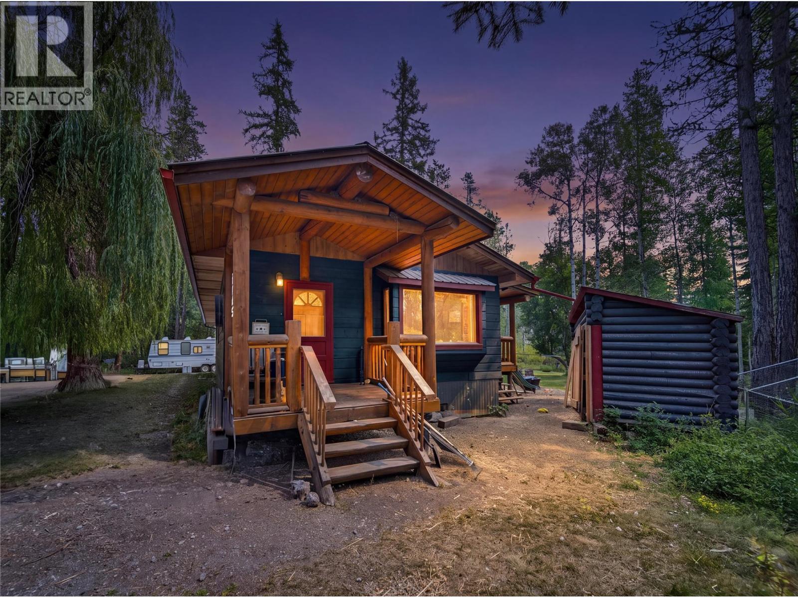 6365 Murray Road, Jaffray, British Columbia V0B 1T0 - Photo 1 - 10397903