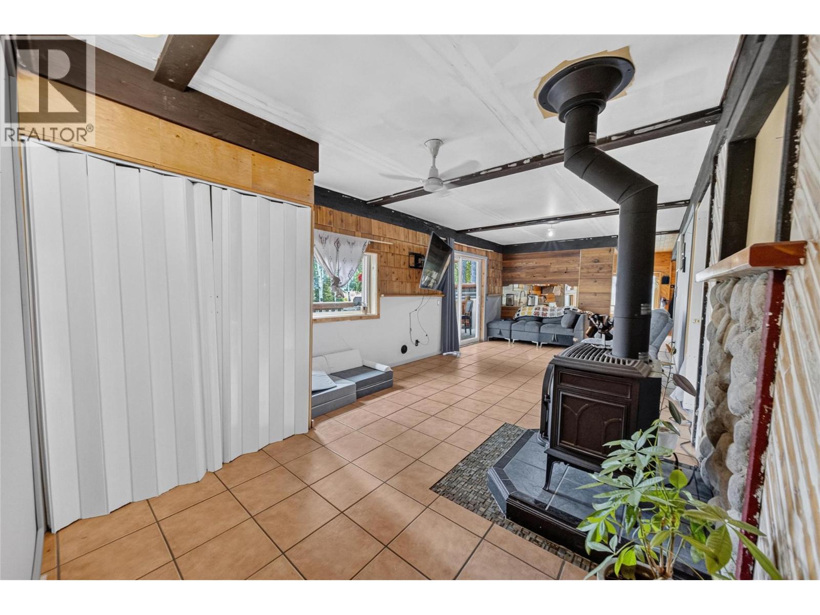 6365 Murray Road, Jaffray, British Columbia V0B 1T0 - Photo 12 - 10397903