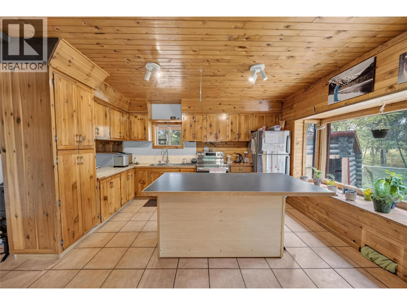 6365 Murray Road, Jaffray, British Columbia V0B 1T0 - Photo 8 - 10397903