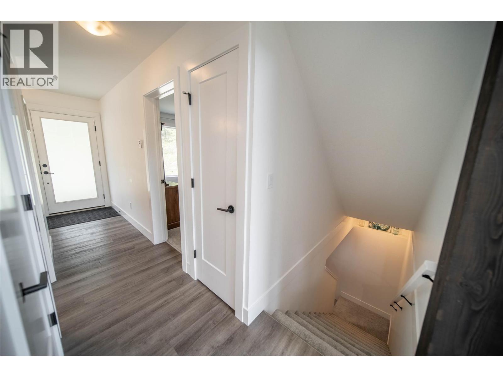 4165 93 Highway, Grasmere, British Columbia  V0B 1R0 - Photo 10 - 10398125