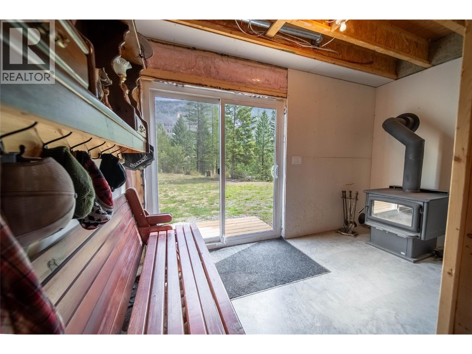 4165 93 Highway, Grasmere, British Columbia  V0B 1R0 - Photo 56 - 10398125