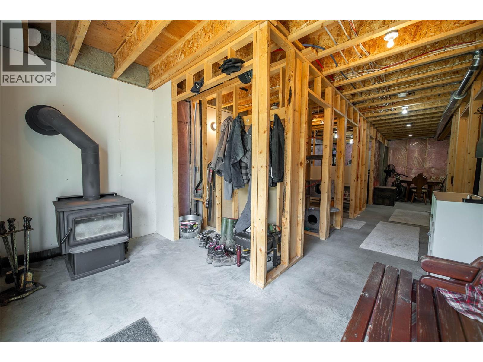 4165 93 Highway, Grasmere, British Columbia  V0B 1R0 - Photo 54 - 10398125