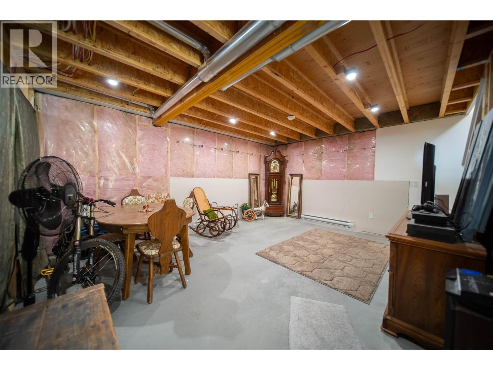4165 93 Highway, Grasmere, British Columbia  V0B 1R0 - Photo 43 - 10398125