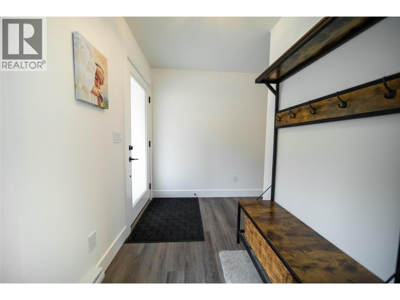 4165 93 Highway, Grasmere, British Columbia  V0B 1R0 - Photo 7 - 10398125
