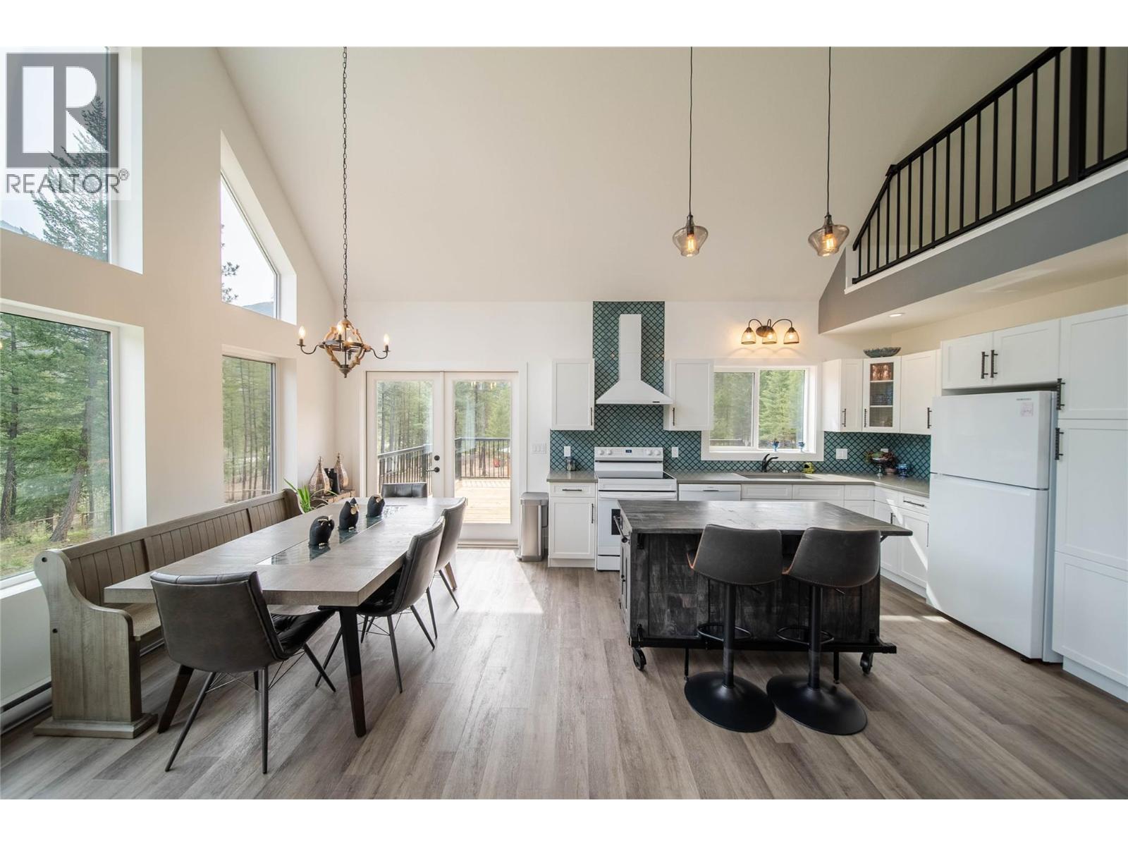 4165 93 Highway, Grasmere, British Columbia  V0B 1R0 - Photo 29 - 10398125