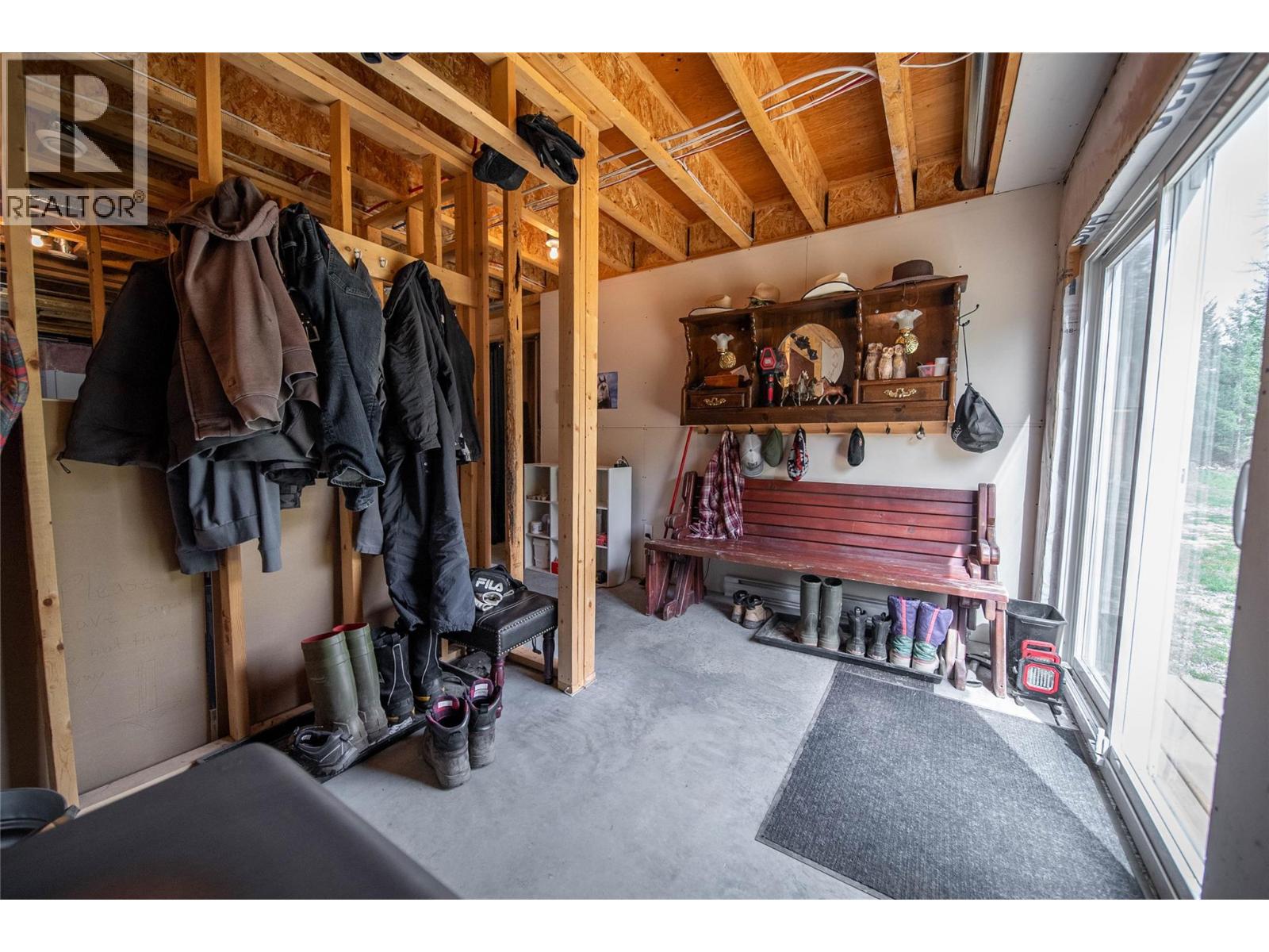 4165 93 Highway, Grasmere, British Columbia  V0B 1R0 - Photo 57 - 10398125
