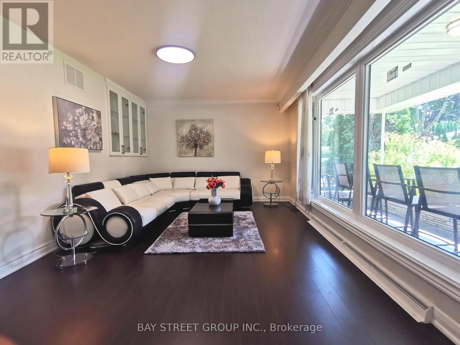 67 Burbank Drive, Toronto, Ontario M2K 1N3 - Photo 5 - C13685632