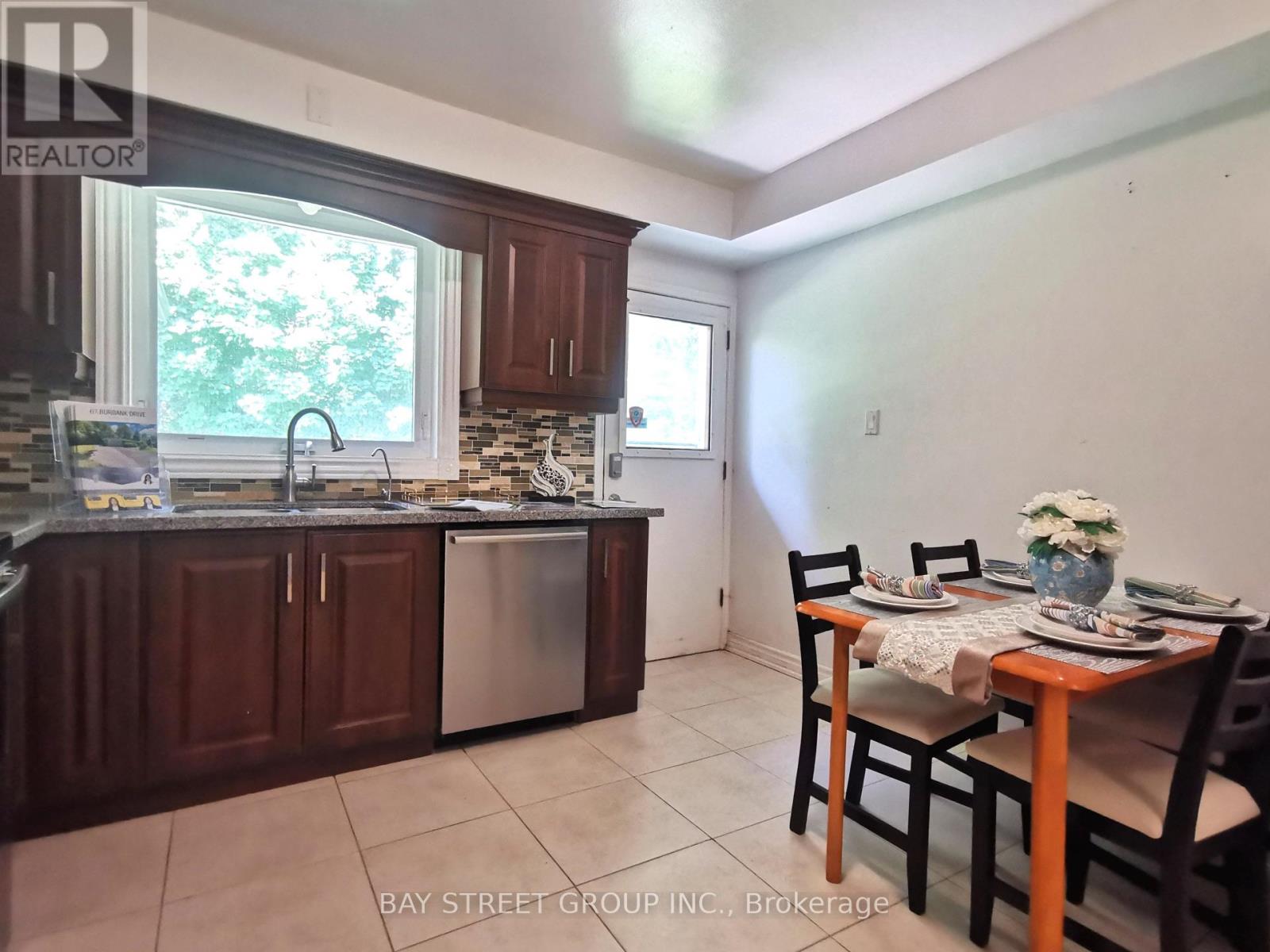 67 Burbank Drive, Toronto, Ontario M2K 1N3 - Photo 11 - C13685632