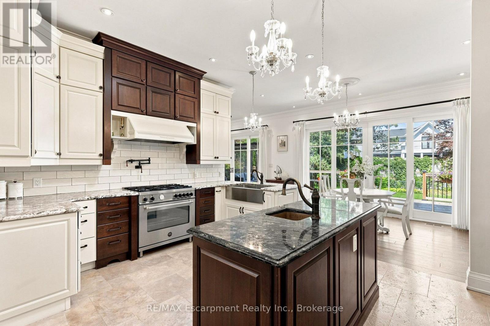 2073 Deramore Drive, Oakville, Ontario  L6J 2P7 - Photo 12 - W13634846