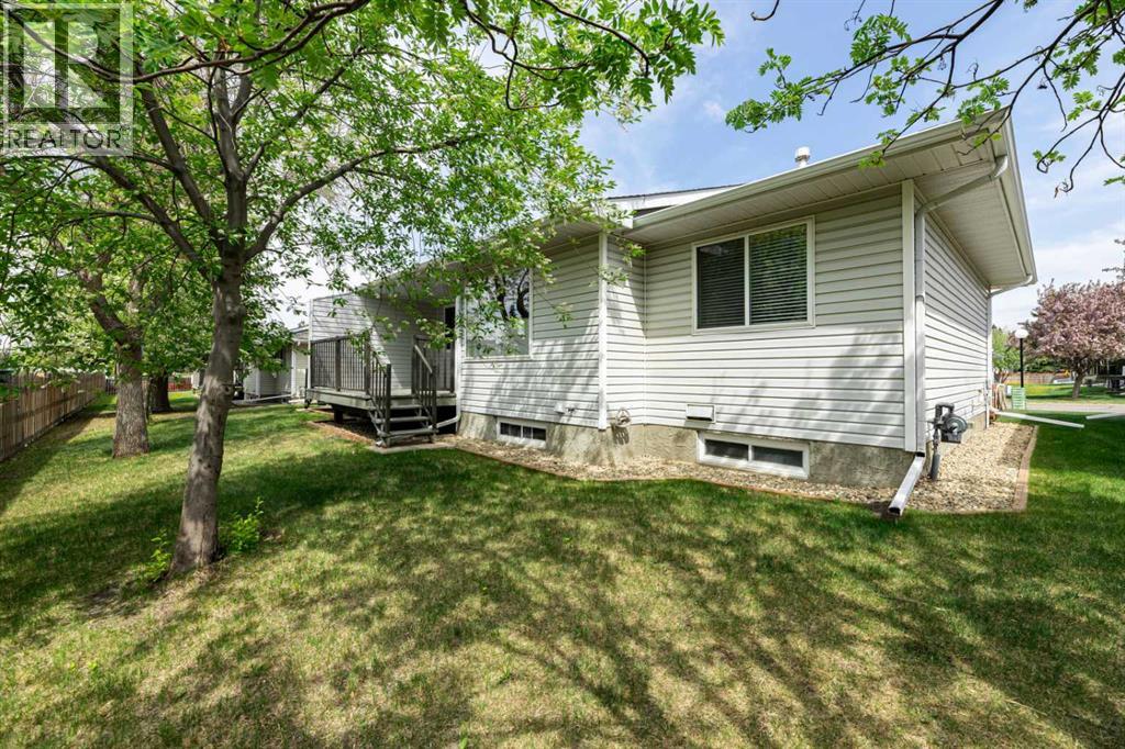 59, 2816 Botterill Crescent, Red Deer, Alberta  T4R 2H7 - Photo 2 - A2315653